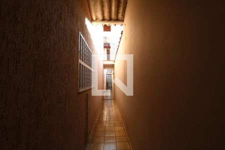 Casa à venda com 266m², 3 quartos e 4 vagasCorredor Externo