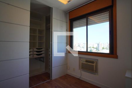 Suíte de apartamento para alugar com 2 quartos, 98m² em Passo da Areia, Porto Alegre