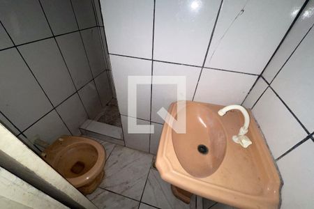 Casa para alugar com 45m², 1 quarto e sem vaga Casa para alugar com 45m², 1 quarto e sem vagaBanheiro