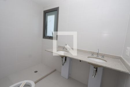 Apartamento à venda com 132m², 3 quartos e 2 vagasBanheiro do Quarto 1