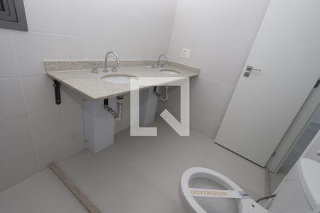 Apartamento à venda com 132m², 3 quartos e 2 vagasBanheiro do Quarto 1