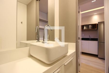 Banheiro de apartamento para alugar com 1 quarto, 33m² em Pinheiros, São Paulo