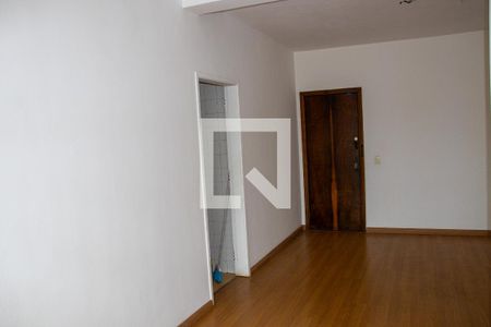 Apartamento à venda com 76m², 2 quartos e 1 vagaSala