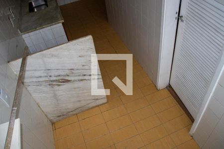 Apartamento à venda com 76m², 2 quartos e 1 vagaÁrea de Serviço