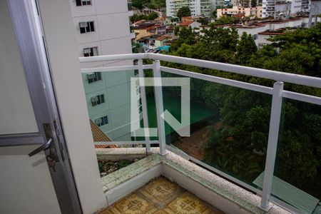 Apartamento à venda com 76m², 2 quartos e 1 vagaVaranda