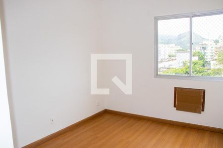 Apartamento à venda com 76m², 2 quartos e 1 vagaQuarto 2