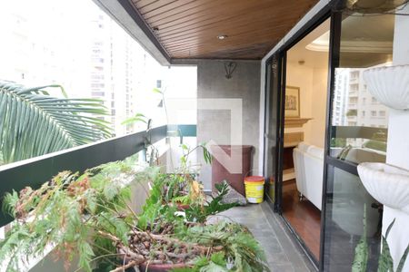 Apartamento à venda com 155m², 3 quartos e 2 vagasVaranda 2