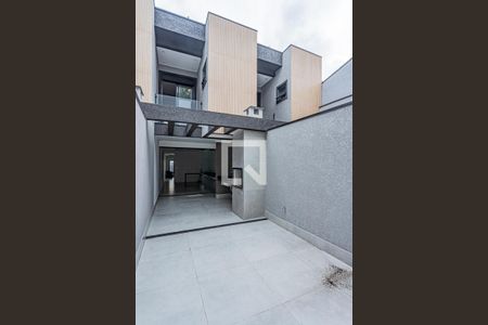 Casa à venda com 160m², 3 quartos e 2 vagasÁrea de serviço, churrasqueira e quintal