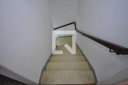 Casa à venda com 110m², 2 quartos e 1 vagaEscada