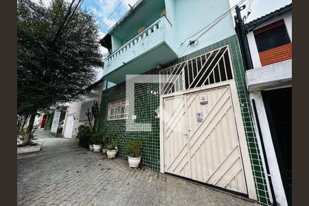 Casa à venda com 150m², 4 quartos e 4 vagasFachada