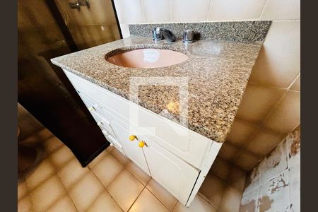 Casa à venda com 150m², 4 quartos e 4 vagasBanheiro Suite 