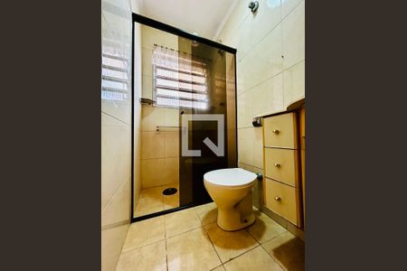 Casa à venda com 150m², 4 quartos e 4 vagasBanheiro 2