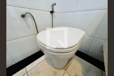 Casa à venda com 150m², 4 quartos e 4 vagasBanheiro 1