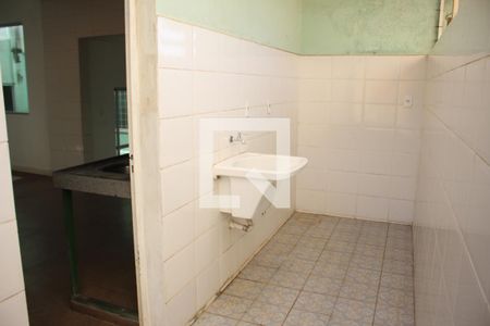 Casa à venda com 99m², 3 quartos e 1 vagaÁrea de Serviço