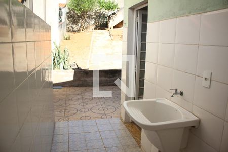 Casa à venda com 99m², 3 quartos e 1 vagaÁrea de Serviço