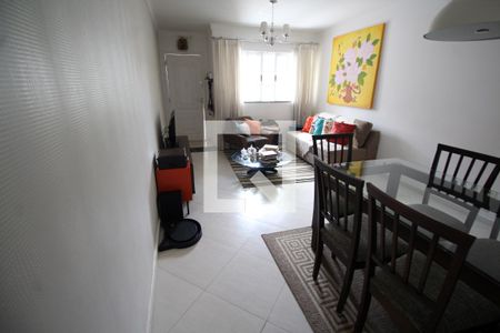 Casa à venda com 110m², 3 quartos e 2 vagasSala 