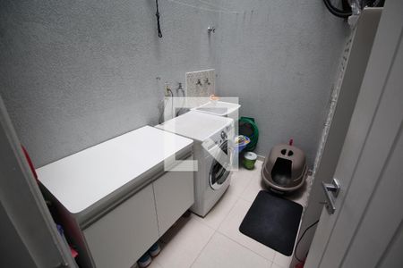 Casa à venda com 110m², 3 quartos e 2 vagasÁrea de serviço 