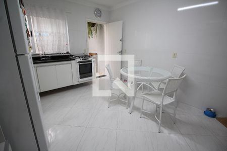 Casa à venda com 110m², 3 quartos e 2 vagasCozinha
