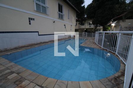 Casa de condomínio à venda com 100m², 3 quartos e 2 vagasÁrea comum - Piscina