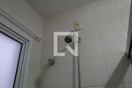 Casa de condomínio à venda com 100m², 3 quartos e 2 vagasBanheiro do hall