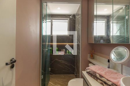 Apartamento à venda com 81m², 3 quartos e 2 vagasBanheiro da Suíte