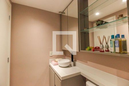 Apartamento à venda com 81m², 3 quartos e 2 vagasBanheiro Social