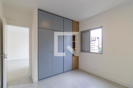 Quarto de apartamento à venda com 1 quarto, 58m² em Vila Itapura, Campinas