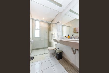 Apartamento à venda com 140m², 4 quartos e 2 vagas Apartamento à venda com 140m², 4 quartos e 2 vagasBanheiro Social