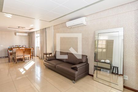 Sala de apartamento à venda com 4 quartos, 140m² em Alto Barroca, Belo Horizonte