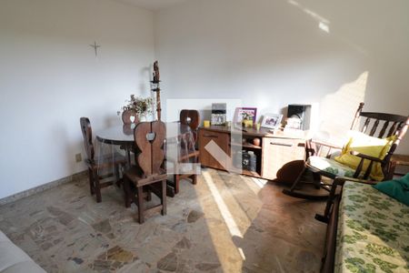 Sala de casa à venda com 3 quartos, 157m² em Jardim Guanabara, Rio de Janeiro