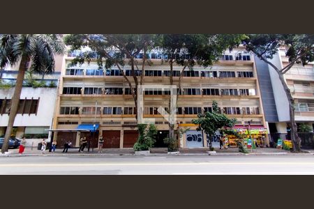 Studio à venda com 32m², 1 quarto e sem vaga Studio à venda com 32m², 1 quarto e sem vagaFachada