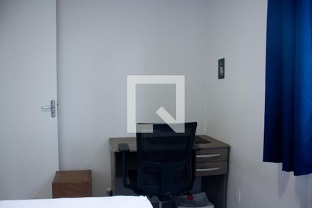 Quarto 2 de apartamento para alugar com 2 quartos, 45m² em Parque Ipê, São Paulo