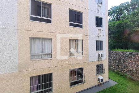 Sala vista de apartamento para alugar com 2 quartos, 49m² em Bonsucesso, Rio de Janeiro