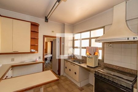 Apartamento à venda com 170m², 3 quartos e 2 vagasCozinha 