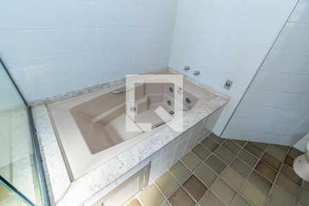 Apartamento à venda com 170m², 3 quartos e 2 vagasDetalhe Banheiro da Suíte 