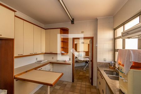Apartamento à venda com 170m², 3 quartos e 2 vagasCozinha 