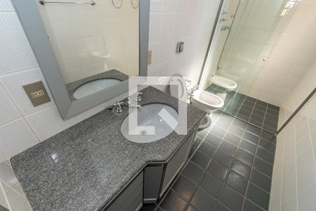 Apartamento à venda com 170m², 3 quartos e 2 vagasBanheiro 