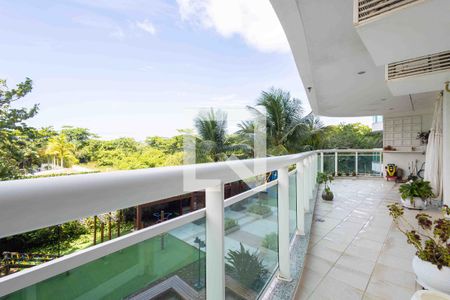 Apartamento à venda com 164m², 4 quartos e 3 vagasVaranda