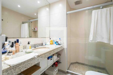 Apartamento à venda com 164m², 4 quartos e 3 vagasBanheiro da Suíte 4