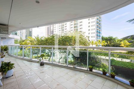 Apartamento à venda com 164m², 4 quartos e 3 vagasVaranda