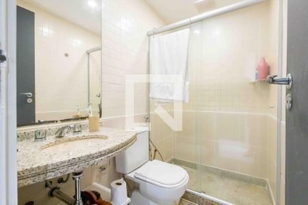 Apartamento à venda com 164m², 4 quartos e 3 vagasBanheiro da Suíte 1