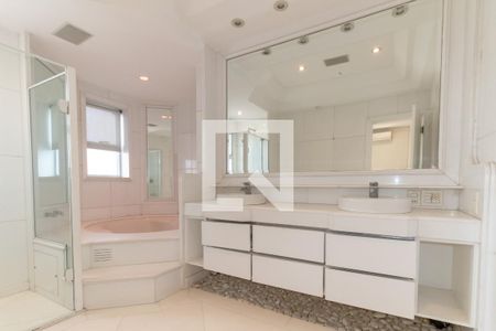 Apartamento à venda com 420m², 3 quartos e 5 vagasBanheiro do Quarto 1