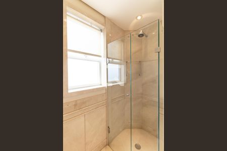 Apartamento à venda com 420m², 3 quartos e 5 vagasBanheiro do Quarto 2