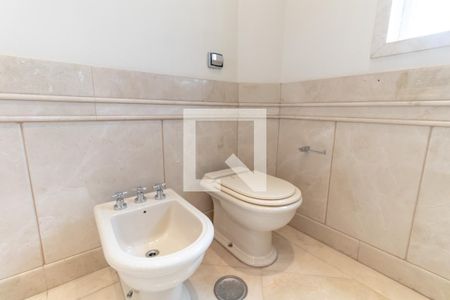 Apartamento à venda com 420m², 3 quartos e 5 vagasBanheiro do Quarto 2