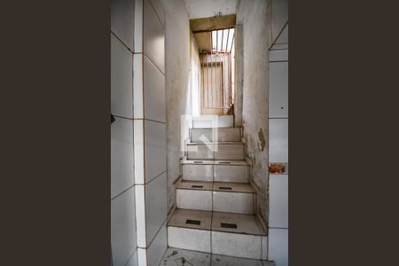 Casa para alugar com 60m², 1 quarto e sem vaga Casa para alugar com 60m², 1 quarto e sem vagaEscada para residência - 2 andar