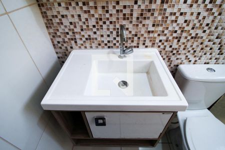 Apartamento para alugar com 100m², 2 quartos e 1 vaga Apartamento para alugar com 100m², 2 quartos e 1 vagaBanheiro da Suíte