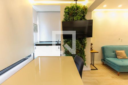 Apartamento à venda com 57m², 2 quartos e 1 vaga Apartamento à venda com 57m², 2 quartos e 1 vagaVaranda