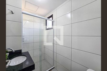 Banheiro de kitnet/studio para alugar com 1 quarto, 95m² em Enseada, Guarujá
