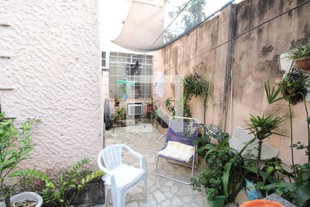 Casa à venda com 92m², 3 quartos e sem vagaQuintal