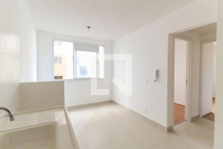 Sala/Cozinha de apartamento para alugar com 2 quartos, 32m² em Fazenda Aricanduva, São Paulo